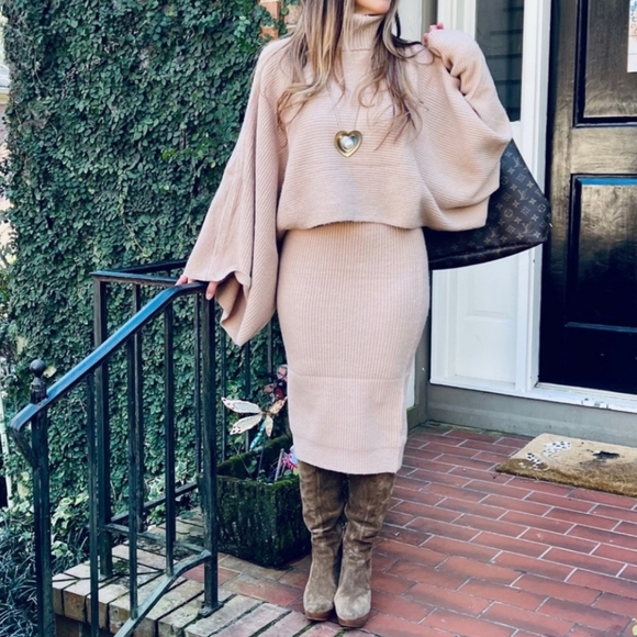 Dresses & Skirts - FIRM PRICE!⭐From⭐️PARIS⭐Fabulous 2 Piece Sweater Knit Tank Dress and Sweater Set